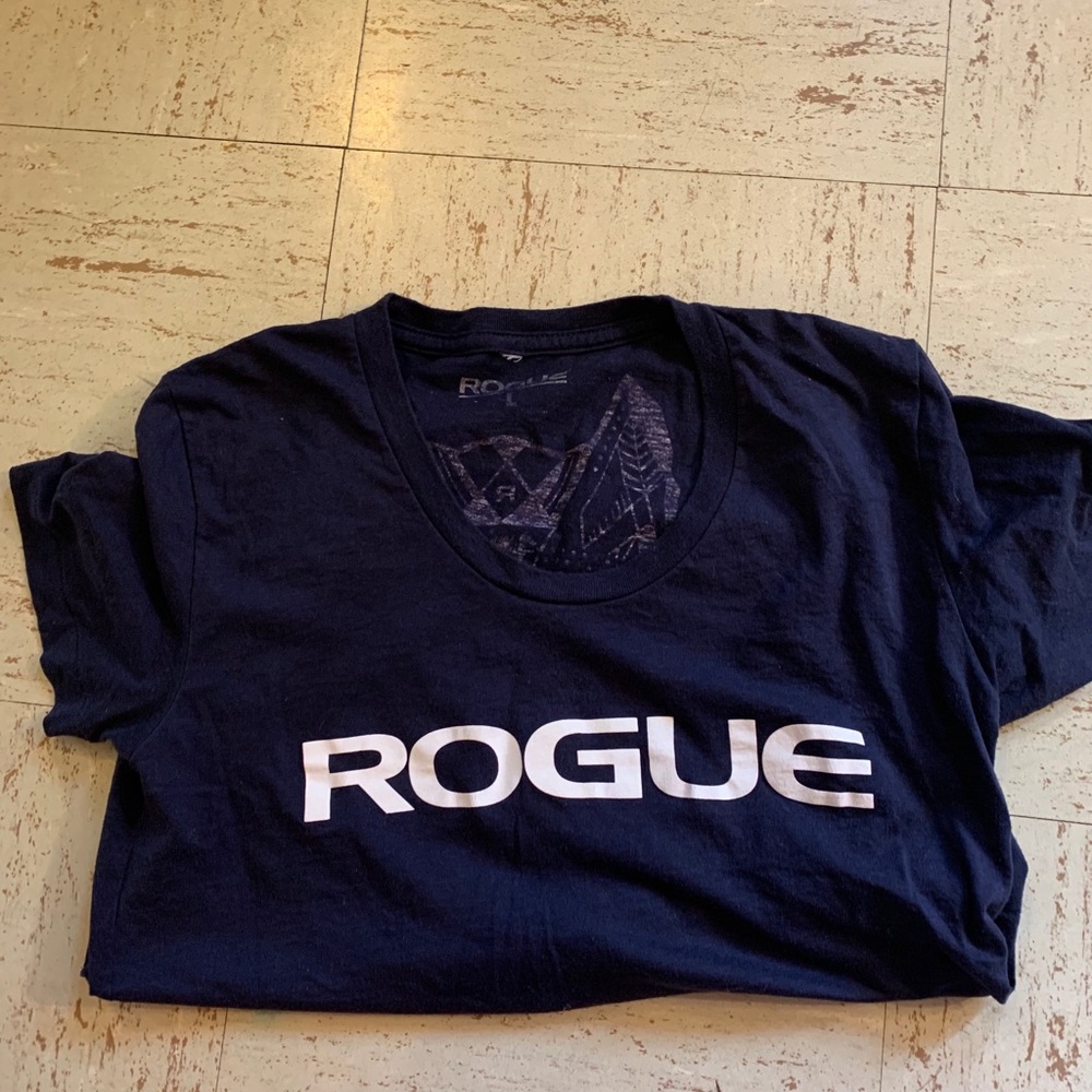Rogue sled dog tee